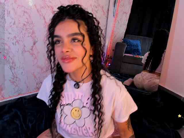 laurencamila1 laurencamila1