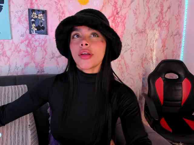 laurencamila1