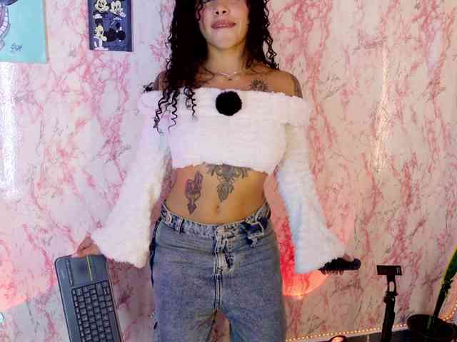 laurencamila1 webcam