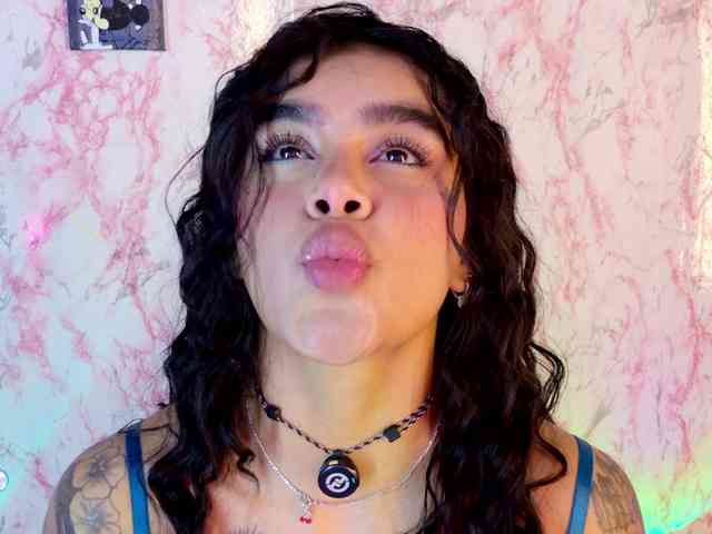 laurencamila1 webcam