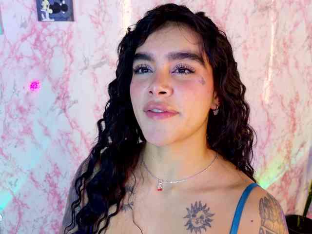 laurencamila1 webcam