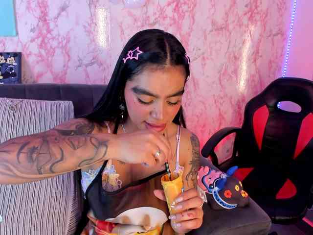 laurencamila1 webcam