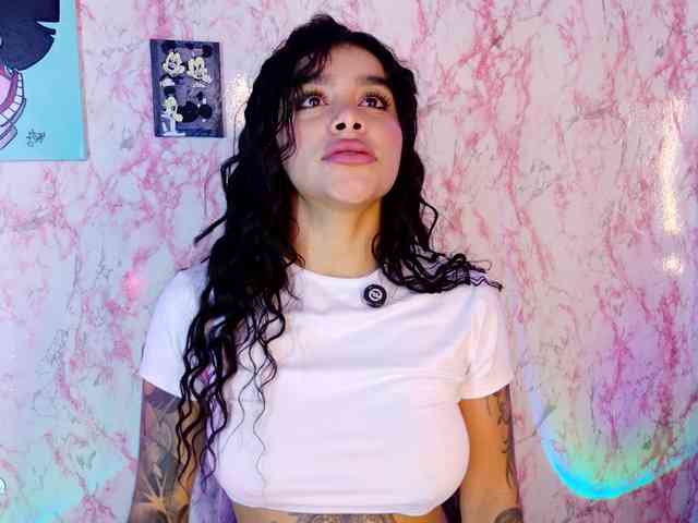 laurencamila1