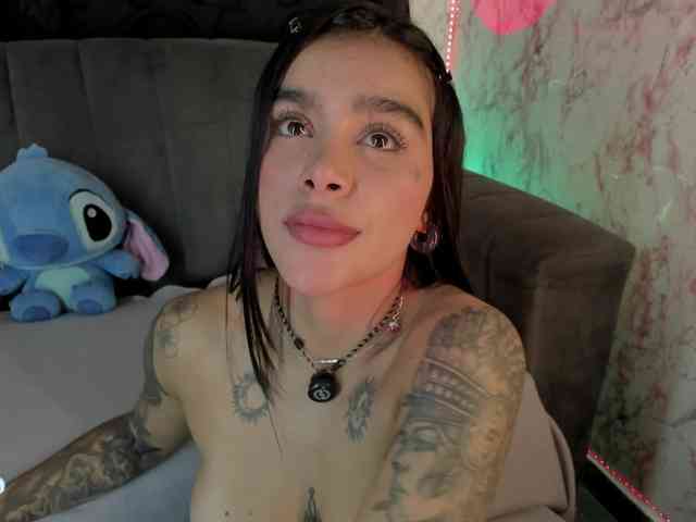 laurencamila1