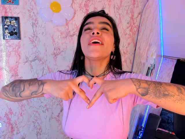 laurencamila1