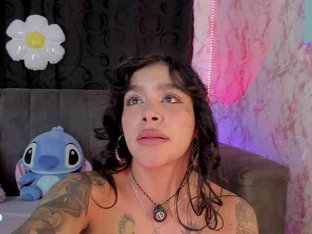 laurencamila1