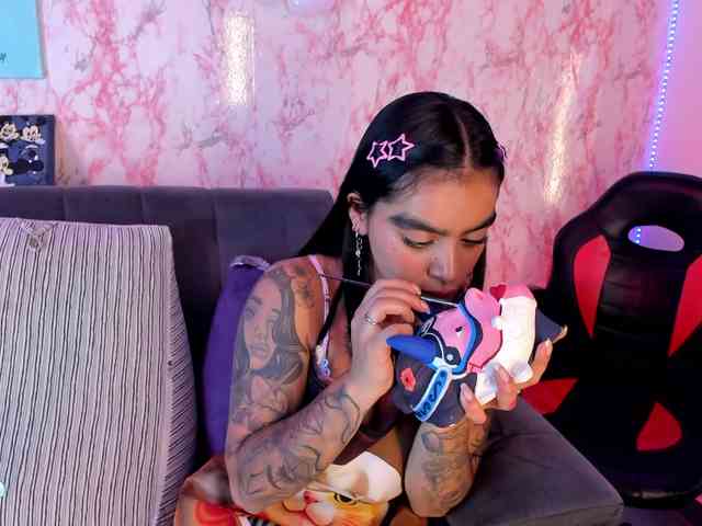 laurencamila1 webcam