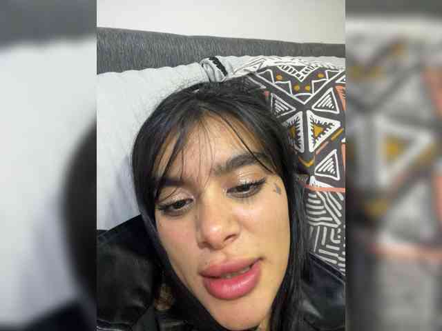 Модель: laurencamila1