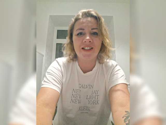yuliia_3003 live cam preview