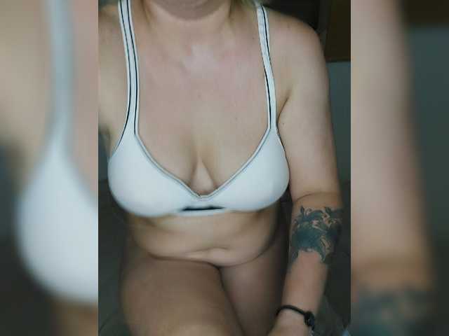 le modèle yuliia_3003 est en webcam porno dans un show sur le site bongacams, il possède les tags suivants: White/Caucasian,Blonde,Trimmed