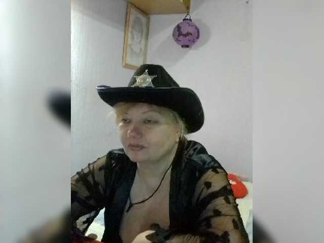 Lucyalexis live cam