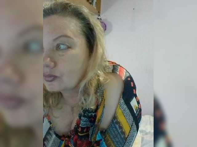 LucyAlexis live cam preview