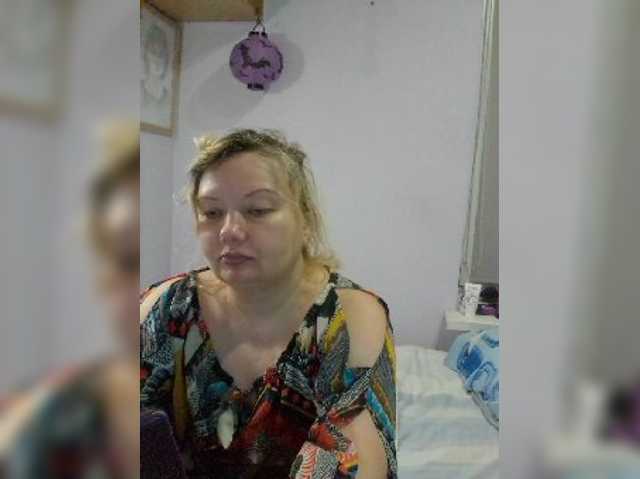 LucyAlexis, en directo ahora en BongaCams
