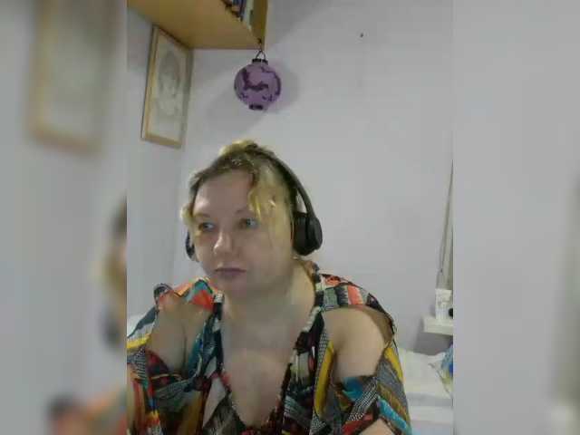 LucyAlexis live cam on BongaCams