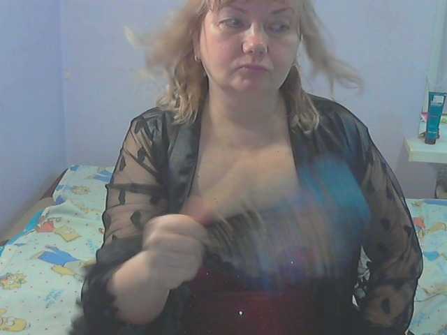 LucyAlexis's BongaCams show and profile