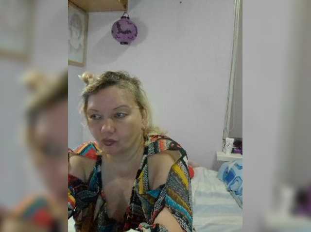 LucyAlexis live cam preview