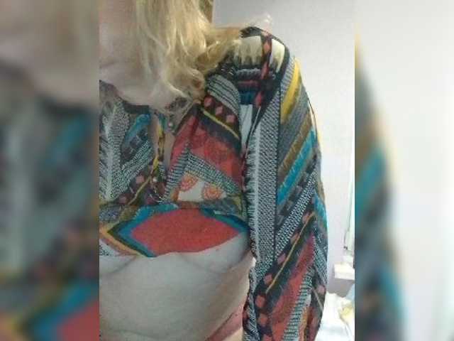 LucyAlexis live cam on BongaCams