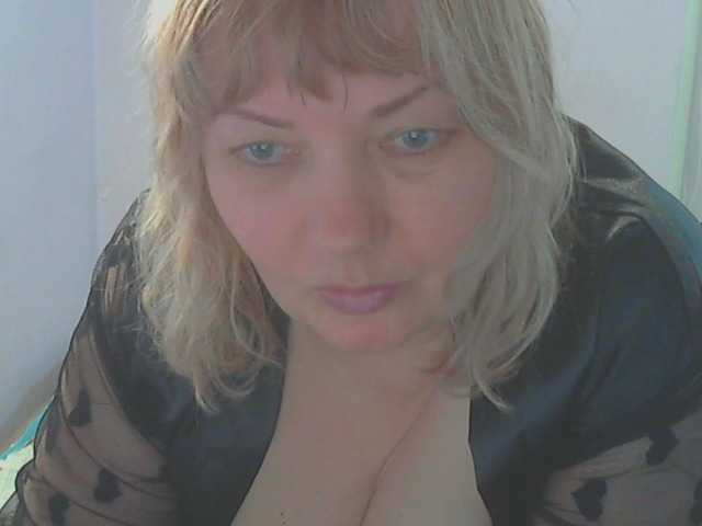 LucyAlexis's BongaCams show and profile