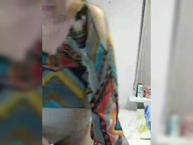 LucyAlexis live cam on BongaCams