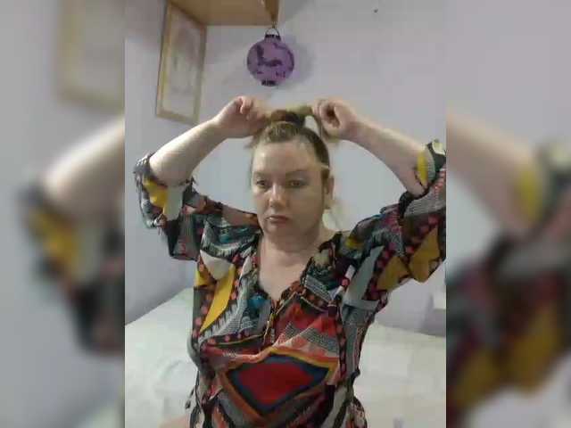 LucyAlexis live cam on BongaCams