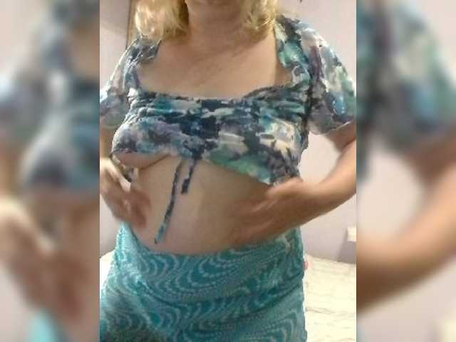 LucyAlexis live cam on BongaCams