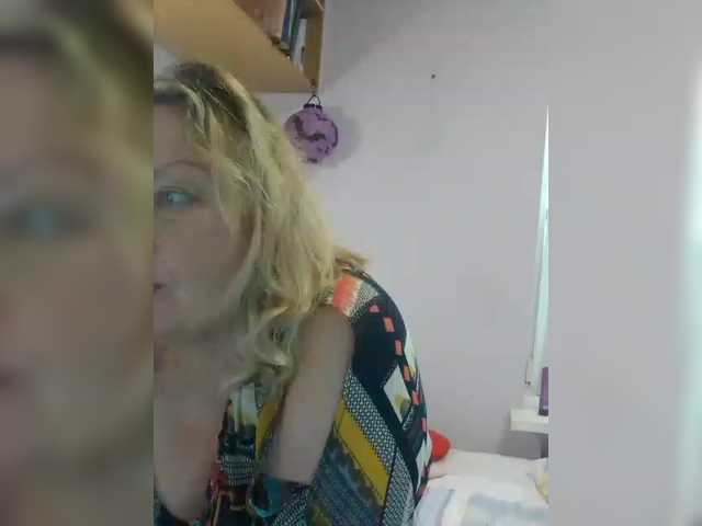 LucyAlexis live cam preview