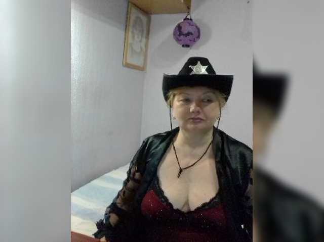 LucyAlexis live cam on BongaCams