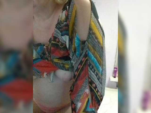 LucyAlexis live cam on BongaCams