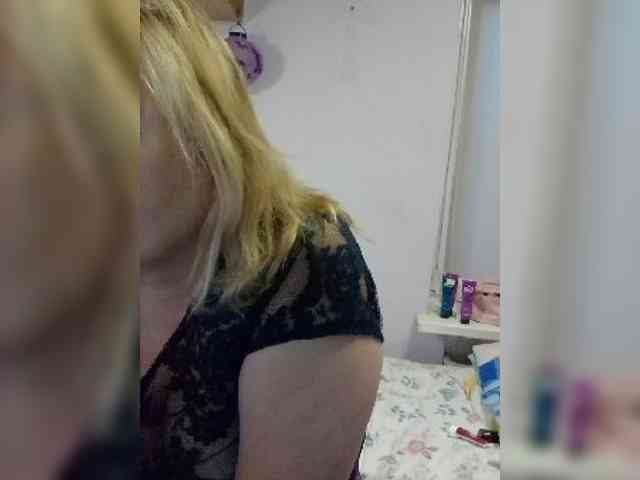 LucyAlexis webcam