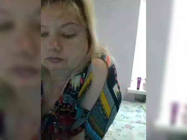 LucyAlexis webcam