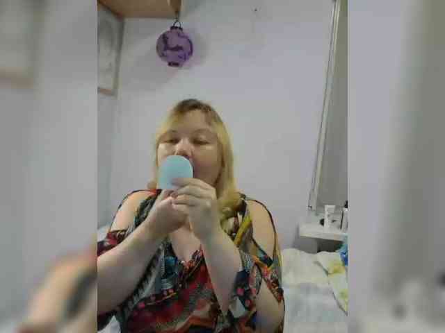 LucyAlexis webcam