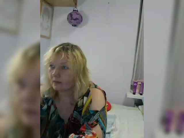LucyAlexis webcam