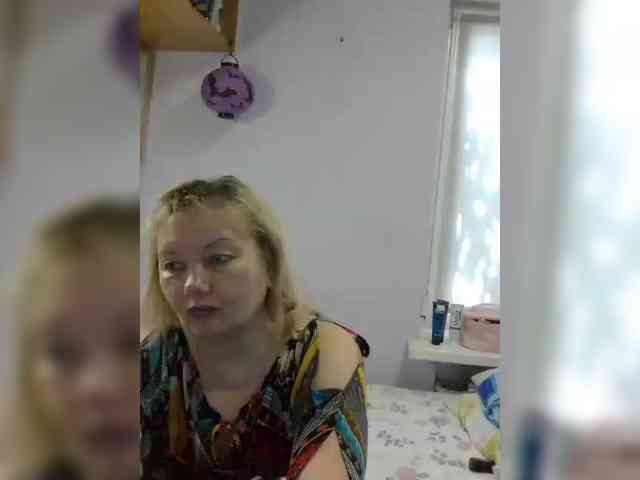 LucyAlexis webcam