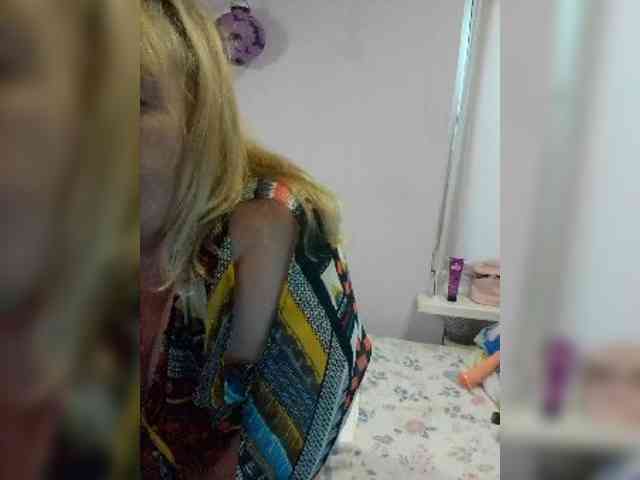 LucyAlexis webcam