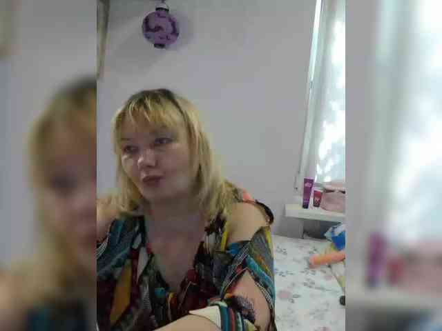 LucyAlexis webcam