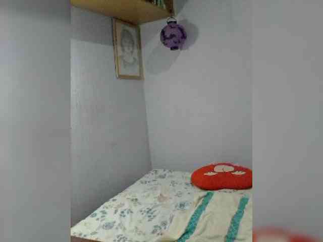 LucyAlexis webcam