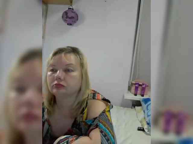 LucyAlexis webcam
