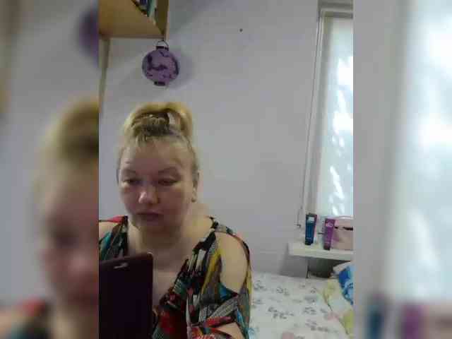 LucyAlexis webcam