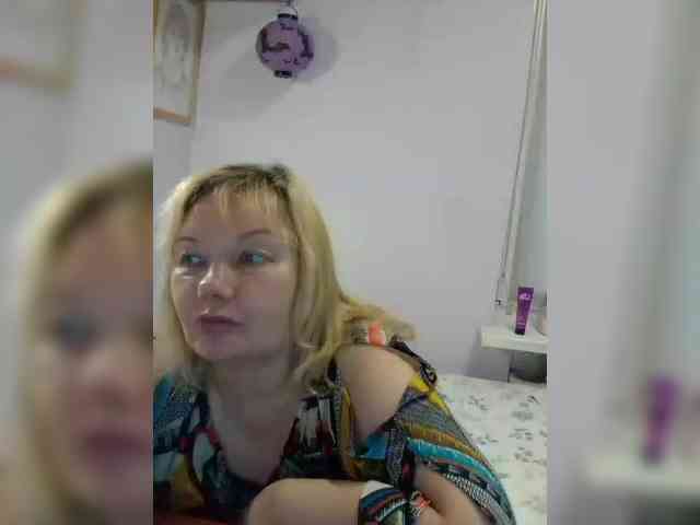 LucyAlexis webcam