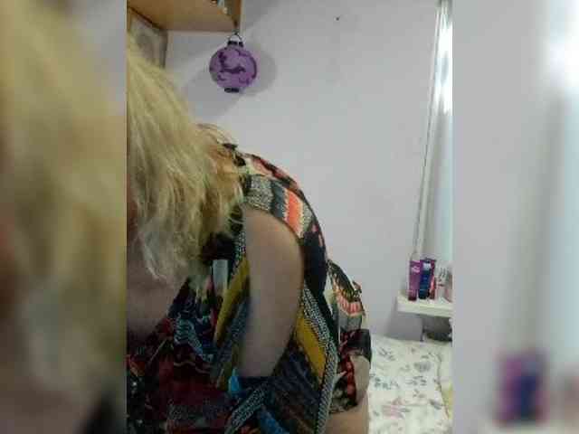 LucyAlexis webcam