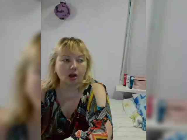 LucyAlexis webcam
