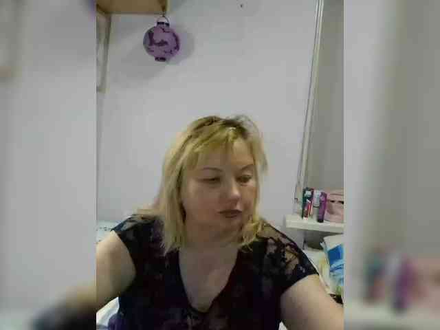 LucyAlexis webcam