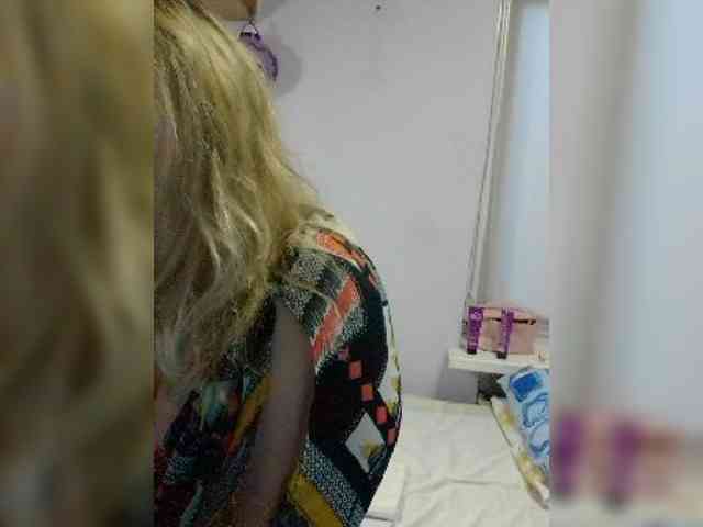 LucyAlexis webcam