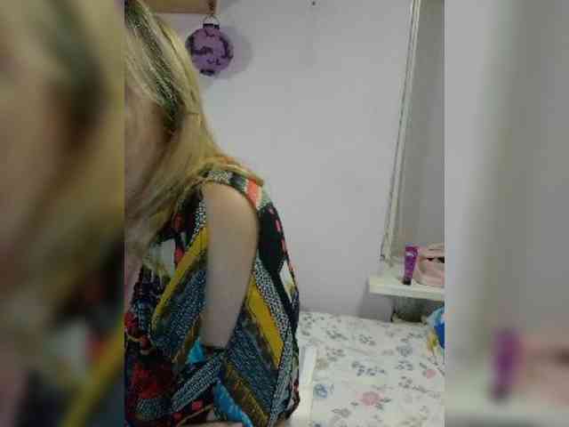 LucyAlexis webcam