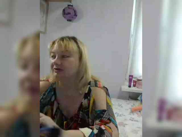 LucyAlexis webcam