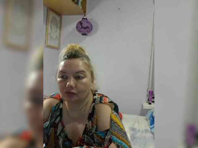 LucyAlexis webcam