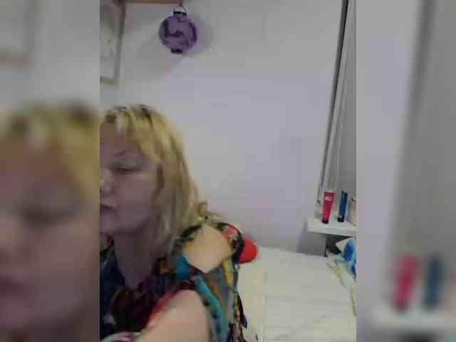 LucyAlexis webcam
