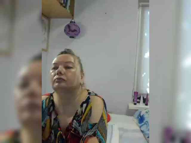 LucyAlexis webcam