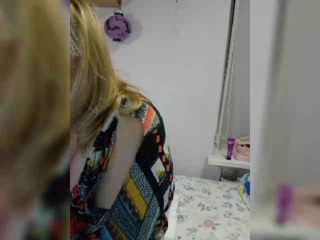 LucyAlexis webcam
