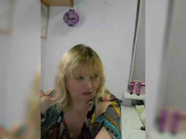 LucyAlexis webcam